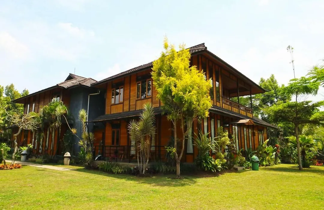 Villa Gardenia Bandung-1